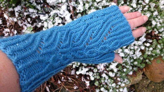 Doulton Blue DK Yarn - Image 2